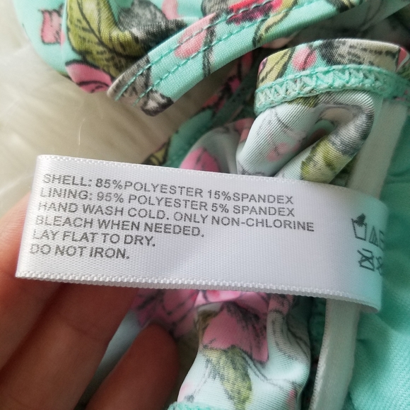 Blue C Women's Sz M Bikini Top Ruffled Shoulders Floral Pink Mint Green - Picture 5 of 6